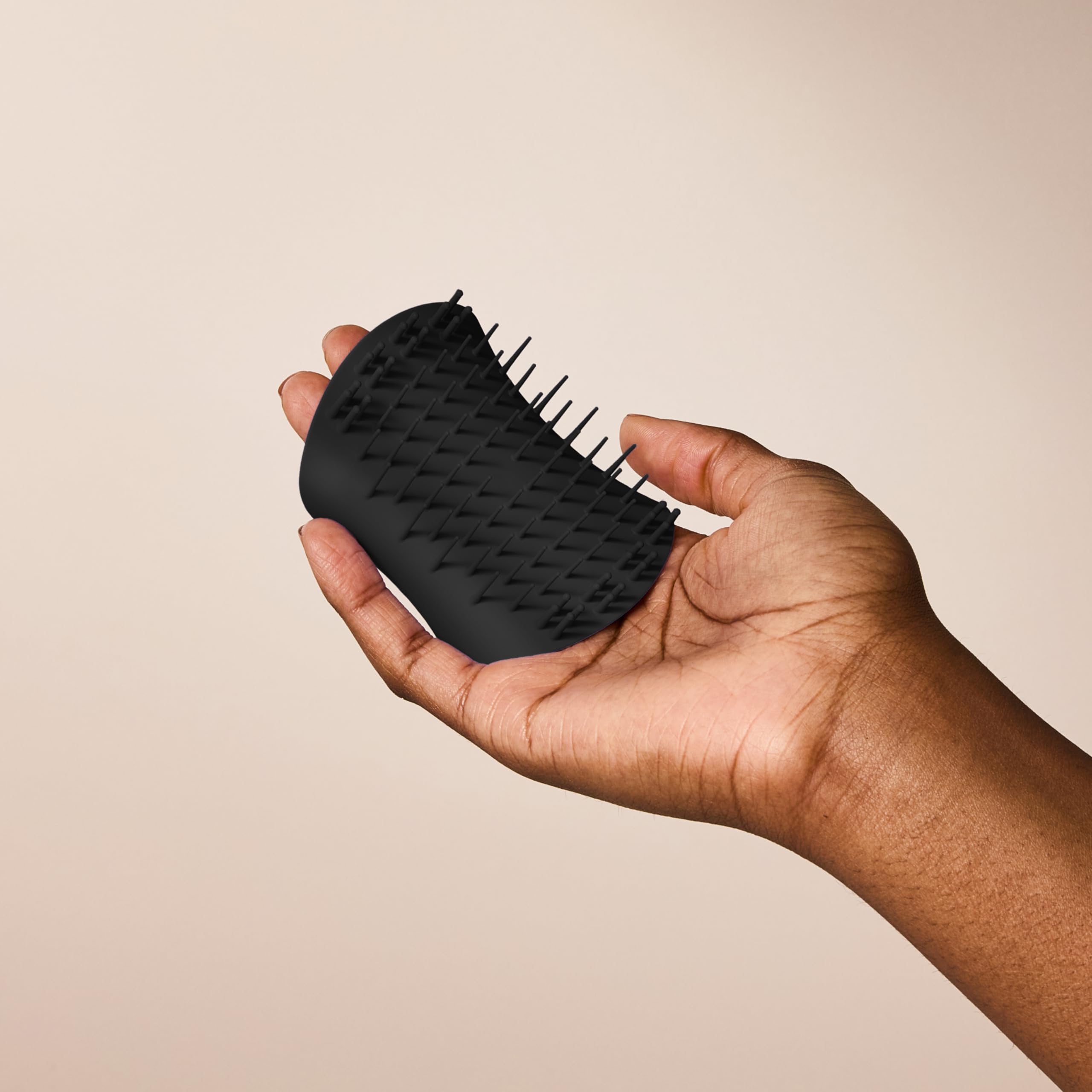 tangle-teezer-scalp-exfoliator-massager-brosse-de-soin-exfoliante-et-massante-po image 5