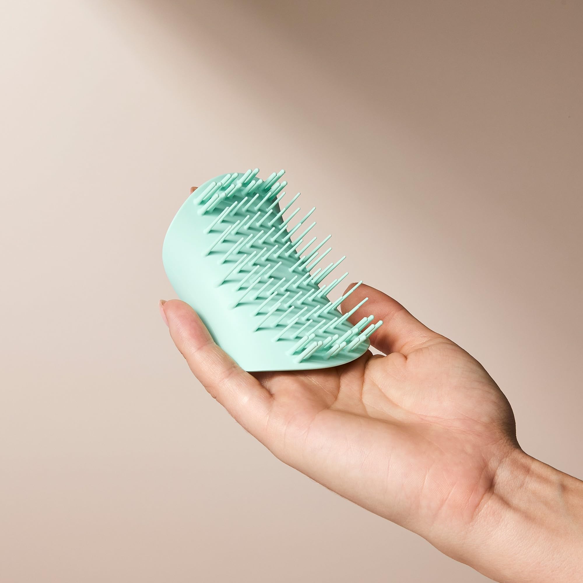 tangle-teezer-scalp-exfoliator-massager-green-brosse-exfoliante-et-masseur-de-cu image 5